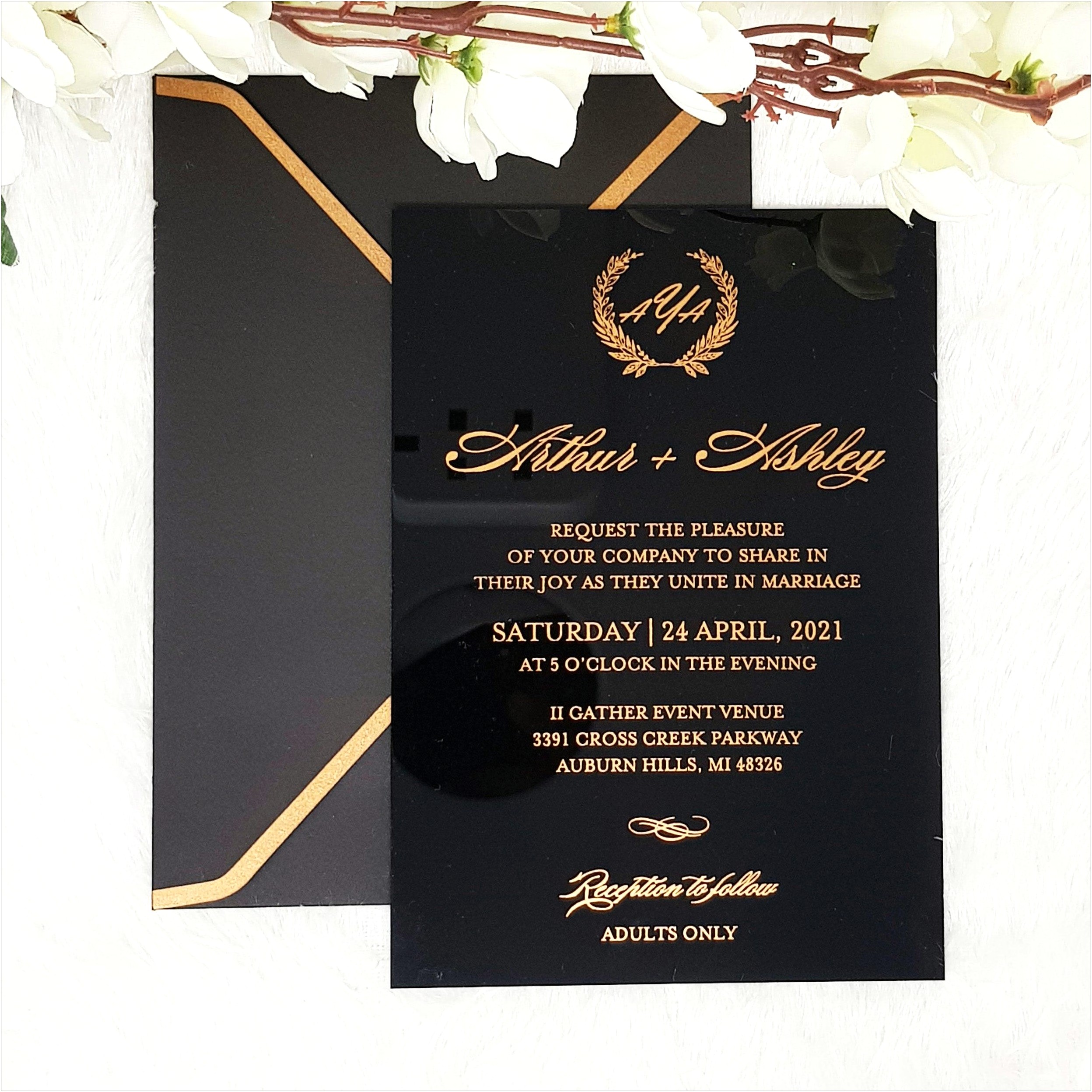 Acrlic Wedding Invitation In Black Velvet Box