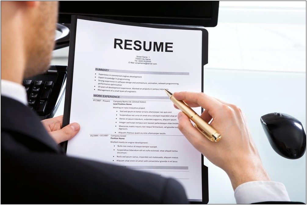 Examples Of A Summery Of A Persons Resume